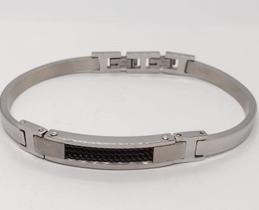 Bracelete de Aço com Placa Central, Fecho de Gomos Bracelete de Aço com Placa Central, Fecho de Gomos