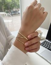 Bracelete de Punho Aberto com Design Elegante Bracelete de Punho Aberto com Design Elegante