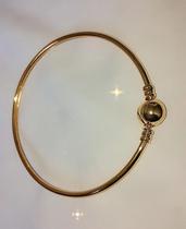 Bracelete estillosa rígido berloque fecho redondo ouro Bracelete estillosa rígido berloque fecho redondo ouro