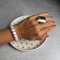 Bracelete Estiloso Esmaltado Dourado Cor:PEROLADO