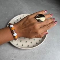 Bracelete Estiloso Esmaltado Dourado Cor:TONS NEUTRO Bracelete Estiloso Esmaltado Dourado Cor:TONS NEUTRO