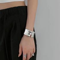 Bracelete Grosso Largo Aço Inoxidável Orgânico Abstrato Curva Minimalista Pulseira rígida Feminina Aço Cirúrgico Prata Bracelete Grosso Largo Aço Inoxidável Orgânico Abstrato Curva Minimalista Pulseira rígida Feminina Aço Cirúrgico Prata