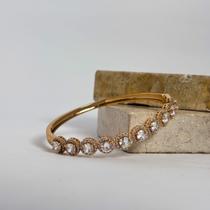 Bracelete pedra redonda com mini cravejados em volta