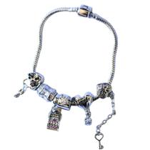 Bracelete Pulseira com Berloques Mickey Banhado a Ouro 18K Bracelete Pulseira com Berloques Mickey Banhado a Ouro 18K