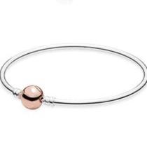 Bracelete Rígido em Banho Prata com Fecho Rose para Berloques