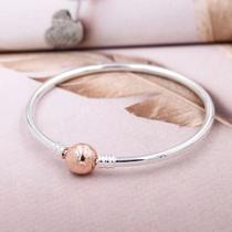 Bracelete Rígido em Banho Prata com Fecho Rose para Berloques