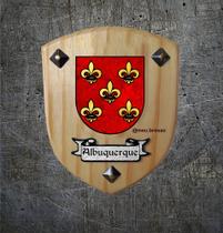 Brasão da família Albuquerque ( feito na madeira )