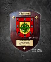 Brasão da família Alcântara na madeira Brasão da família Alcântara na madeira