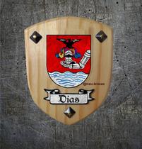 Brasão da família Dias ( feito na madeira ) Brasão da família Dias ( feito na madeira )