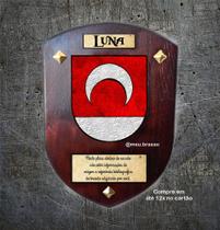 Brasão da família LUNA na madeira