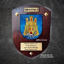 Brasão da família Martinez ( na madeira )