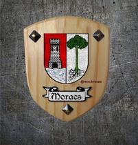 Brasão da família Moraes ( feito na madeira )
