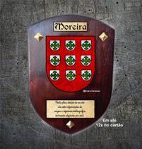 Brasão da família MOREIRA na madeira Brasão da família MOREIRA na madeira