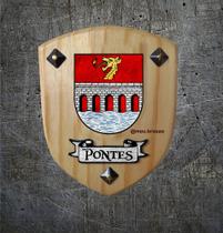 Brasão da família Pontes ( feito na madeira )