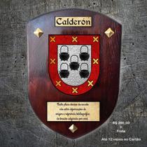 Brasão dafamília Calderón na madeira