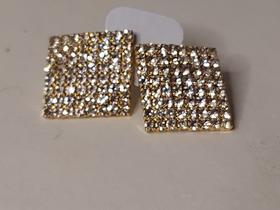 Bricos feminino folheados a ouro não causa alergia