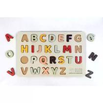 Brincando Com As Letras Em Madeira