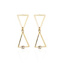 Brinco 2 triangulos com pedra transparente banhado a ouro 18k Brinco 2 triangulos com pedra transparente banhado a ouro 18k