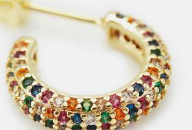 Brinco Argola Brilhante Cravejada Zircônias Banho Ouro 18k Brinco Argola Brilhante Cravejada Zircônias Banho Ouro 18k