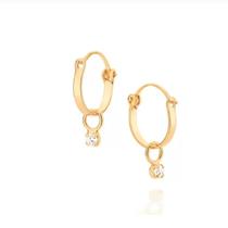 BRINCO ARGOLA COM CRISTAL PENDURADO.MED. 1,3 CM - Brinco feminino folheado a ouro 18k joia antialérgica presente feminino para mãe, mulher e esposa