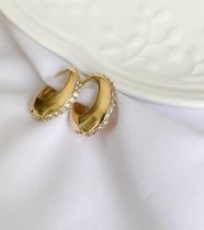 Brinco Argola com Filete Cravejado em Zircônias + Brinde Brinco Argola com Filete Cravejado em Zircônias + Brinde