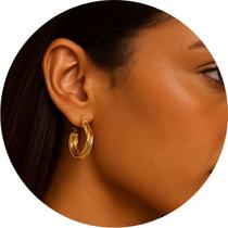 Brinco Argola Dourada Tripla Banhado a Ouro 18K Festa Luxo Brinco Argola Dourada Tripla Banhado a Ouro 18K Festa Luxo