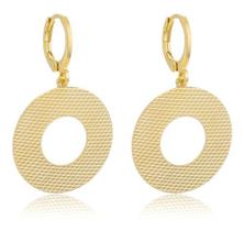 Brinco Argola Erika Pingente Disco Vazado Diamantado Banhado em ouro 18k