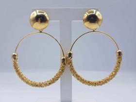 Brinco argola escamada banhada a ouro 18k