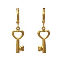 Brinco Argola Fechada com Pingente de Chave em Forma de Coração Folheado em Ouro 18K Softjoias