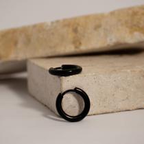 Brinco argola fina aro redondo aço preto