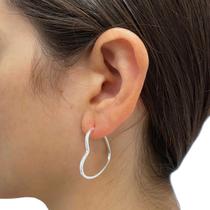 Brinco Argola Fio Quadrado Coração de Prata 925 Legítima