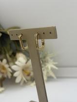 Brinco Argola Quadrada Cravejada com Microzircônias e Detalhe Vazado na Parte de Traz Banhado a Ouro