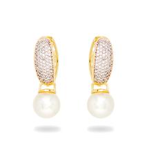 Brinco Argola Semijoia Banho de Ouro 18k com Cravação de Zircônias e Pérola Shell Branca com detalhe em Ródio