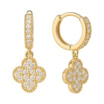 Brinco Argola Trevo Pedras Banhada a Ouro 18K com Zircônias