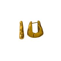 Brinco argola triangular organica banhado a ouro