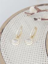 Brinco Argolinha 13 mm Cravejada com Ponto de Luz em Prata 925 e Banho de Ouro Amarelo 18K