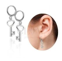 Brinco Argolinha com Pingente Chave - Banho Prata Brinco Argolinha com Pingente Chave - Banho Prata