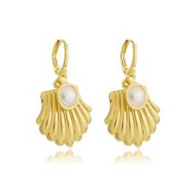 Brinco Argolinha Concha Perola ao Meio Banhado a Ouro 18k