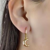 Brinco Argolinha Lua Banhado a Ouro 18k