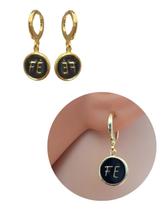 Brinco Argolinha Pingente Fé Resinado Folheado Ouro 18k Antialérgico C/Garantia Brinco Argolinha Pingente Fé Resinado Folheado Ouro 18k Antialérgico C/Garantia