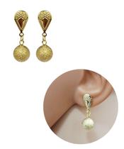 Brinco Base com Pingente Pérola Dourada Folheado Ouro 18k