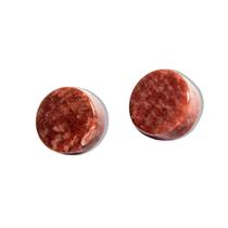 Brinco Button Pedra Quartzo Vermelho Montagem Dourado