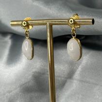 Brinco cabochão 10x14 no canevão- quartzo branco Brinco cabochão 10x14 no canevão- quartzo branco