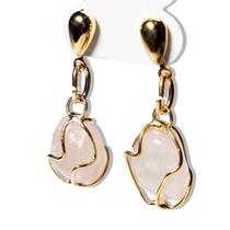 Brinco Cesta Amarrada Pedra Quartzo Rosa Dourado Brinco Cesta Amarrada Pedra Quartzo Rosa Dourado