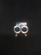 Brinco círculo com pedrinha branca