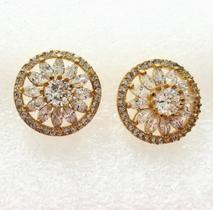 Brinco Círculo Cravejado em Zircônia Cristal banhado em Ouro 18k