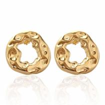 Brinco Círculo Vazado Orgânico Banhado a Ouro 18k