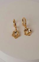 Brinco click argola ping. flor zirc. dourado Brinco click argola ping. flor zirc. dourado