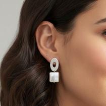 Brinco Cor Prata Pérola Shell Branca - Acessório Feminino Artesanal