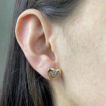 Brinco Coração com Zircônias Coloridas - Acessório Feminino Artesanal Brinco Coração com Zircônias Coloridas - Acessório Feminino Artesanal